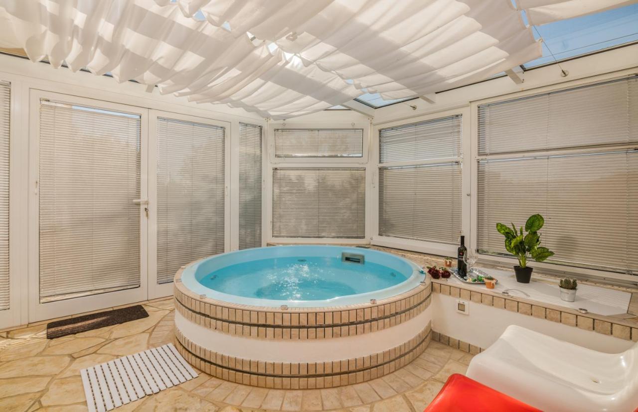 Holiday Home Nika Linardici Ngoại thất bức ảnh