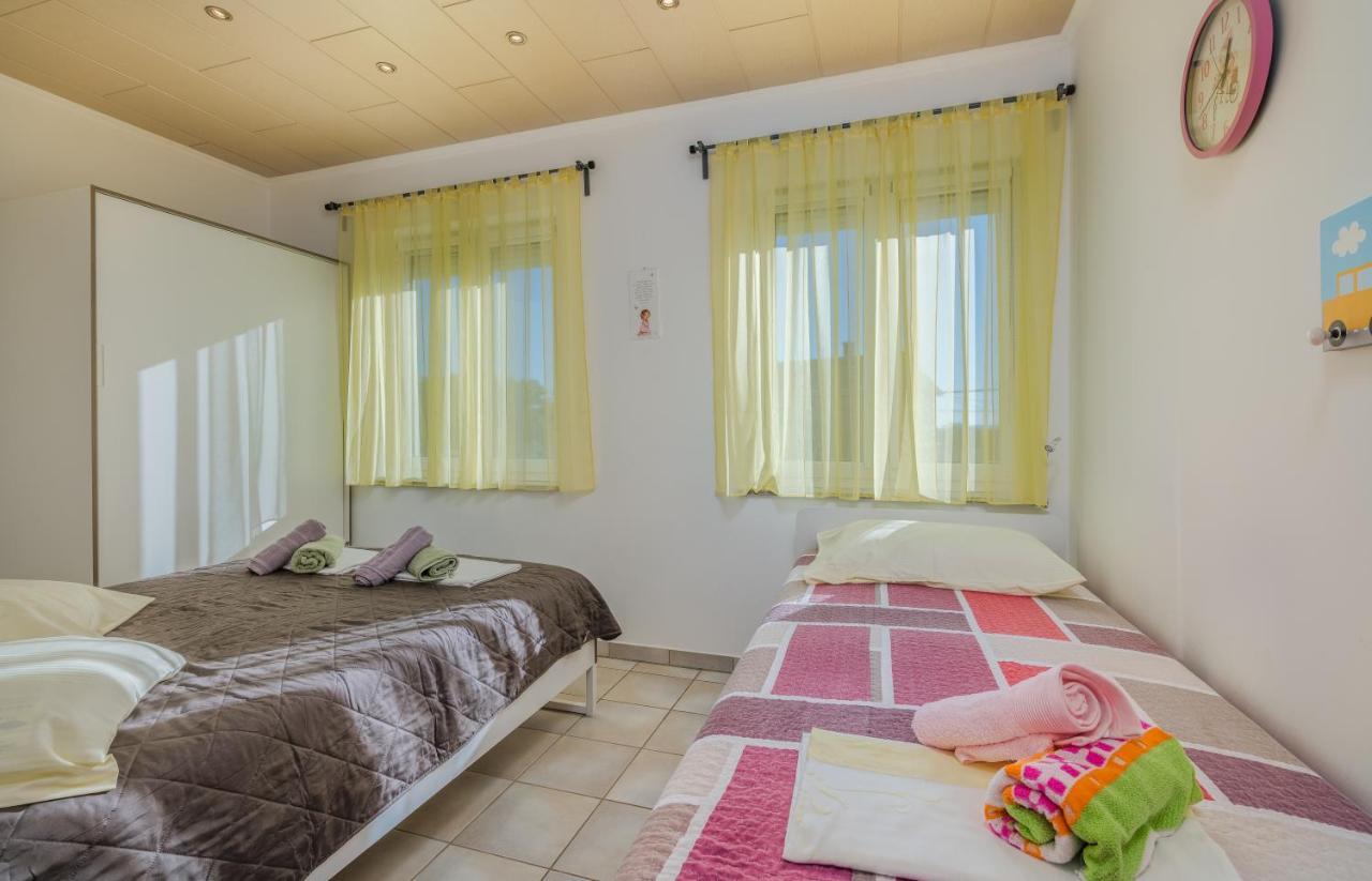 Holiday Home Nika Linardici Ngoại thất bức ảnh